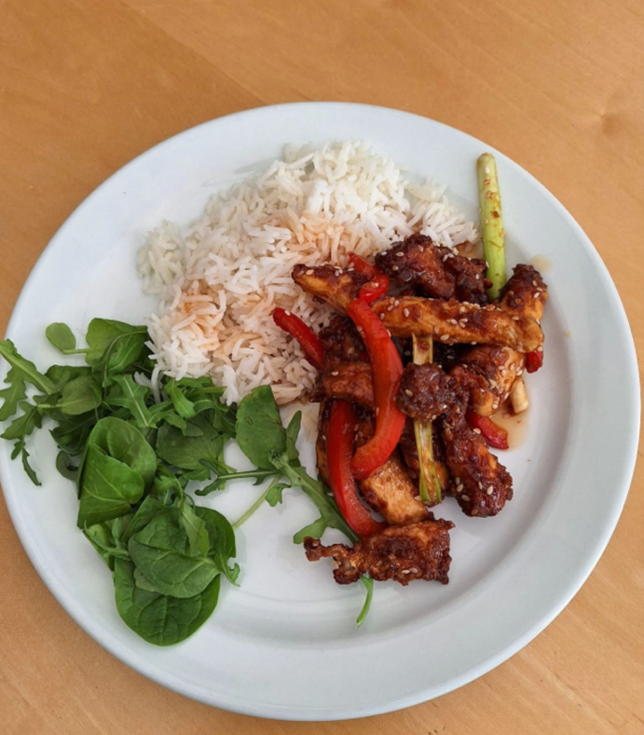 People supported at The Limes have been exploring healthy food options as part of their Physical Health Groups. We've previously shared their ‘fake-away’ meals created to help make healthier choices when it comes to nutrition-The most recent being Sweet Chilli Chicken and Rice!