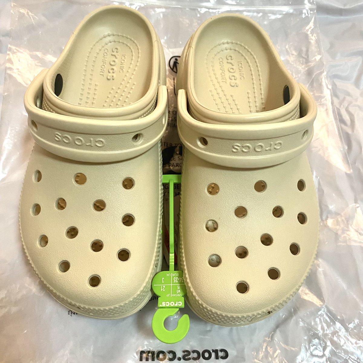cchapnn's tweet photo. ส่งต่อ Crocs Classic Platform🧸🩵🤍
ซื้อจากsupersport ใส่ไม่ได้T.T หาคนรับน้องต่อค่าาา  

 💕สี bone หายากแล้วน้าา Size W5 1,750 บ. ส่งฟรี อปก+ป้ายครบค่า ใหม่มากก

 #ส่งต่อcrocs #ส่งต่อรองเท้า #ส่งต่อรองเท้าcrocs #crocsมือสอง #crocsthailand  #ส่งต่อสกินแคร์ #ส่งต่อเสื้อผ้า https://t.co/dVIZ48BhRx