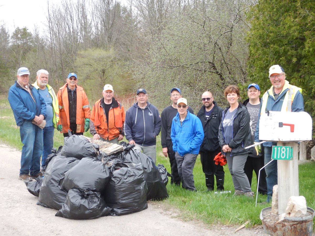 County Services (@simcoecountycs) on Twitter photo Many thanks to the Oro District Lions Club volunteers who did their Adopt-a-Highway cleanup on the weekend, keeping Ridge Road beautiful. <a href="/OroLions/">Oro District Lions Club</a> Many thanks to the Oro District Lions Club volunteers who did their Adopt-a-Highway cleanup on the weekend, keeping Ridge Road beautiful. <a href="/OroLions/">Oro District Lions Club</a>