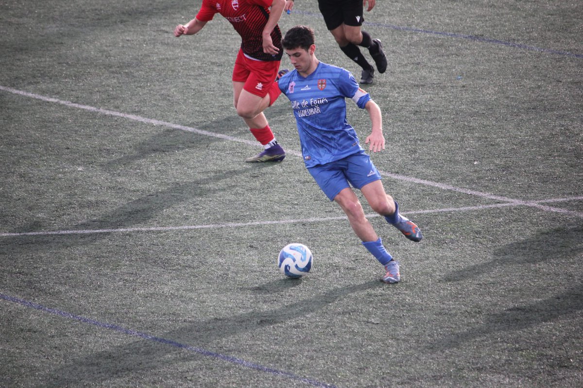 𝐃𝐄𝐁𝐔𝐓

En el encuentro de ayer en el que nuestro primer equipo se despedía de la 2Rfef, nuestro jugador del 1ª juvenil , Telmo, lograba su debut con el 1er equipo.

Desde el club le damos la enhorabuena y deseamos que siga con su proyección de esta manera👏🏻

¡Felicidades!🔵