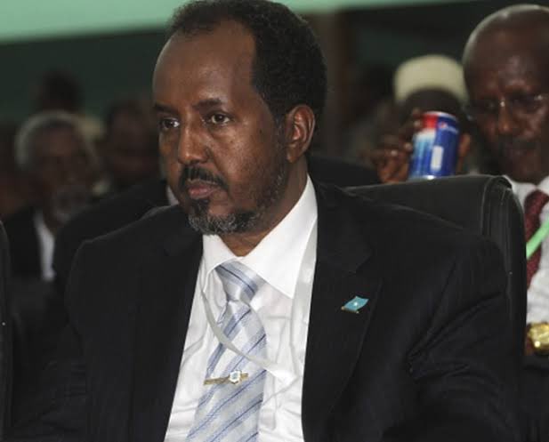 FahadBinYasin's tweet image. 𝐒𝐔’𝐀𝐀𝐋 𝐖𝐀𝐋𝐀𝐀𝐋𝐍𝐈𝐌𝐎 𝐈𝐘𝐎 𝐌𝐈𝐃 𝐈𝐒𝐋𝐀𝐀𝐌𝐍𝐈𝐌𝐎

Qoraalkan kuma socdo Madaxweynaha Jamhuuriyadda Federaalka Mudane Xasan Sheekh Maxamuud. Wuxuu la hadlayaa Xasan Sheekhii muwaadinka wanaagsan ahaa ee aan saaxiibka dhaw la’ahaa sanado badan. 

Haddii qof…