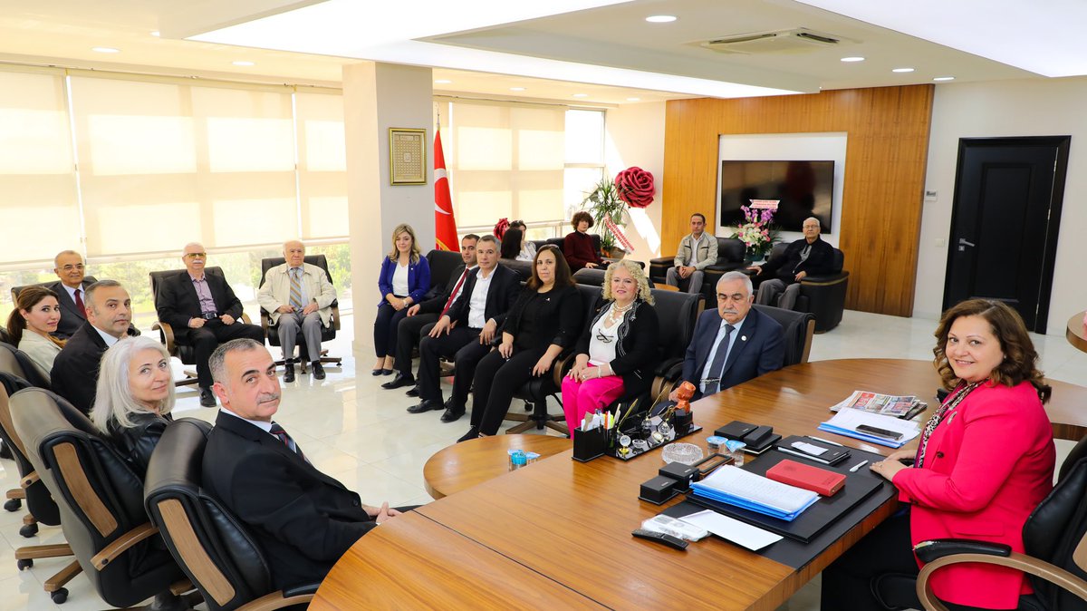 Atatürkçü Düşünce Derneği Afyonkarahisar Şube Başkanı Veli Cengiz ve dernek üyelerine nazik ziyaretleri için teşekkür ediyorum.