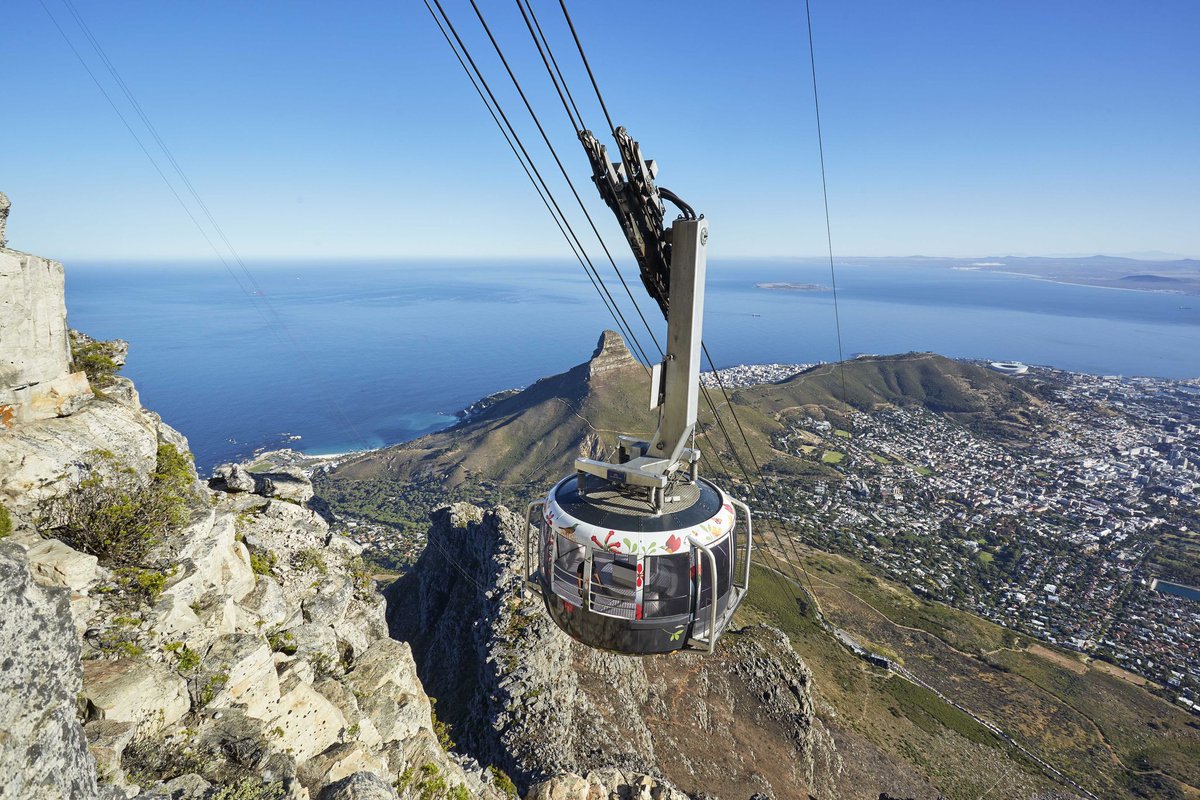 It’s competition time! 💃 Stand a chance to win a Table Mountain Experience with @TableMountainCa this Mother’s Day. 🚠 The prize includes 4 Fast Track Cableway tickets and a R1000 voucher from TEN67 Eatery. Enter here: capetown.travel/stand-a-chance…