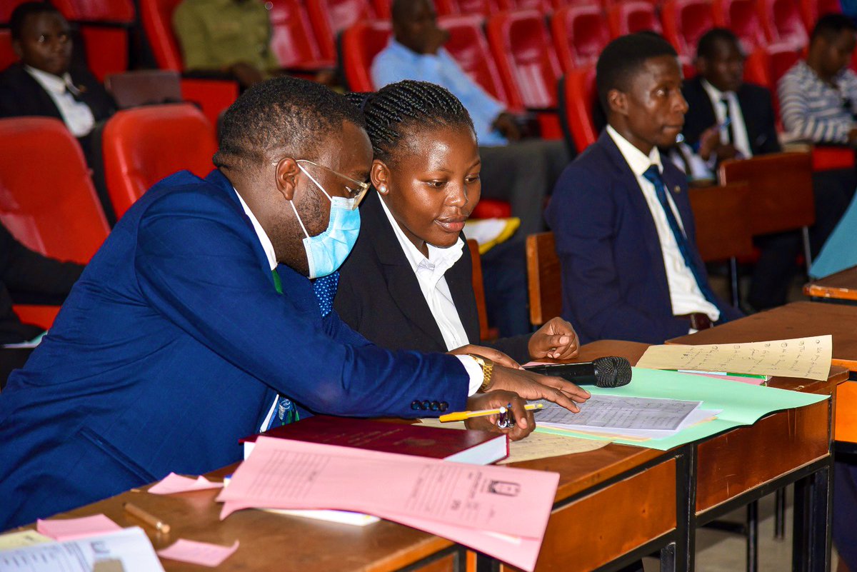 We hosted court session for Clinical Legal Education (CLE) students at the auditorium. CLE students, under the supervision of Advocates, represented accused persons and juveniles in conflict with the law. ldc.ac.ug/cle-students-s… | #LDCUgCT