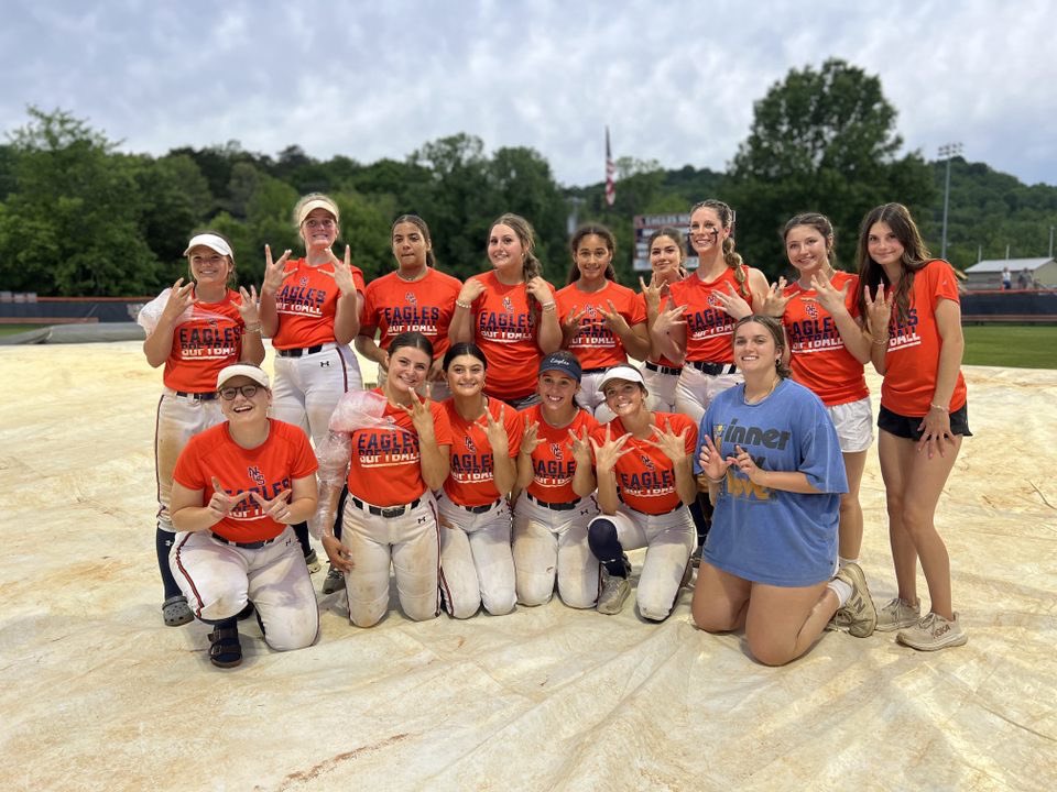 I’m so proud of this team! This is first time in 40 YEARS that the Lady Eagles softball have qualified to go to STATE! 🙌🏼🙌🏼 <a href="/betyree/">Ben Tyree</a> <a href="/Kreager/">𝑇𝑜𝑚 𝐾𝑟𝑒𝑎𝑔𝑒𝑟</a> <a href="/MainStreetPreps/">Main Street Preps</a> <a href="/_NCSathletics/">Nashville Christian Athletics</a> <a href="/NCSSoftball2024/">Nashville Christian School Softball</a> <a href="/Tennessean/">Tennessean</a> <a href="/TNelite2024/">TN Elite 2024 Davis</a>