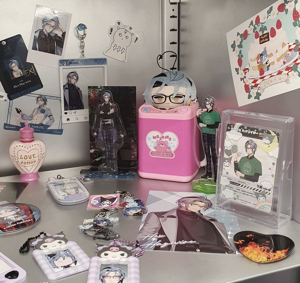 #HEXCODE_R3AP3R
#부엉이의_가장_어두운_빛 

생카 준비해주셔서 감사합니다🥹
아기자기하게 장식된 곳이 많아서 참 예뻤어요~!!
2일동안 너무너무 수고 많으셨어요 재밌게 즐기다 갑니다☺️☺️🫶

헥스야 생일축하한다 미소녀들이 잔뜩 축하해주니 좋겠구나.. . . ..