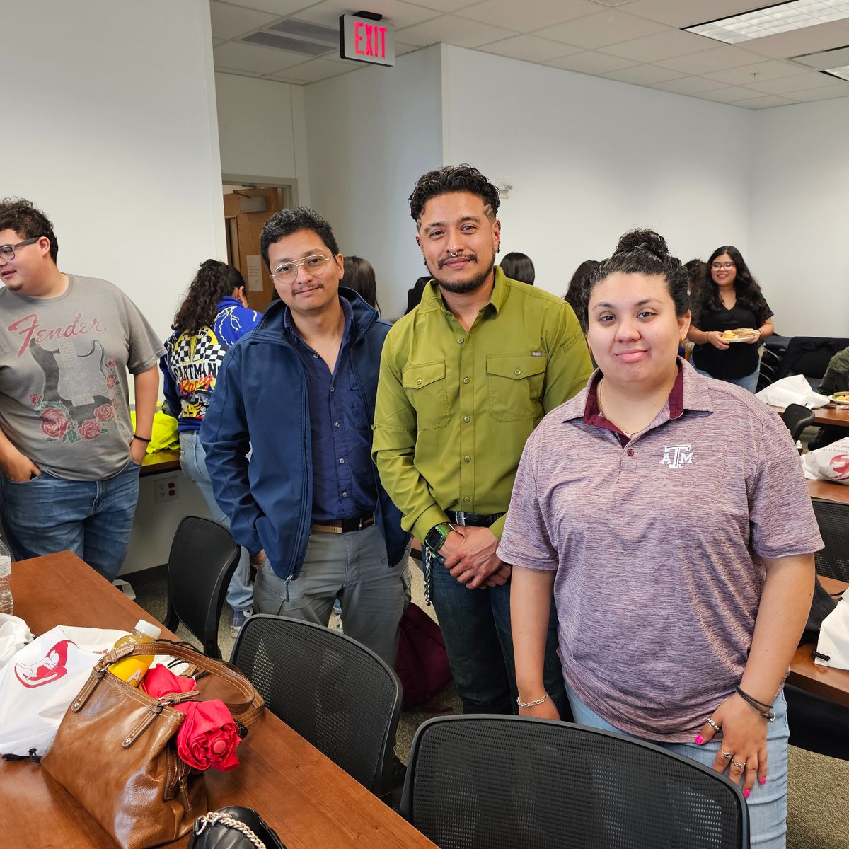 Citizen science continues on. @tamusuperfund and @TAMU_SPH trainee Ruby Hernandez hosted 25 @FurrHS seniors and their awesome teachers, #JuanElizondo and #ManuelReyes. A day filled with 'What is #PublicHealth'?, a lab tour, & being on a college campus. @SRP_NIEHS @tamuvetmed