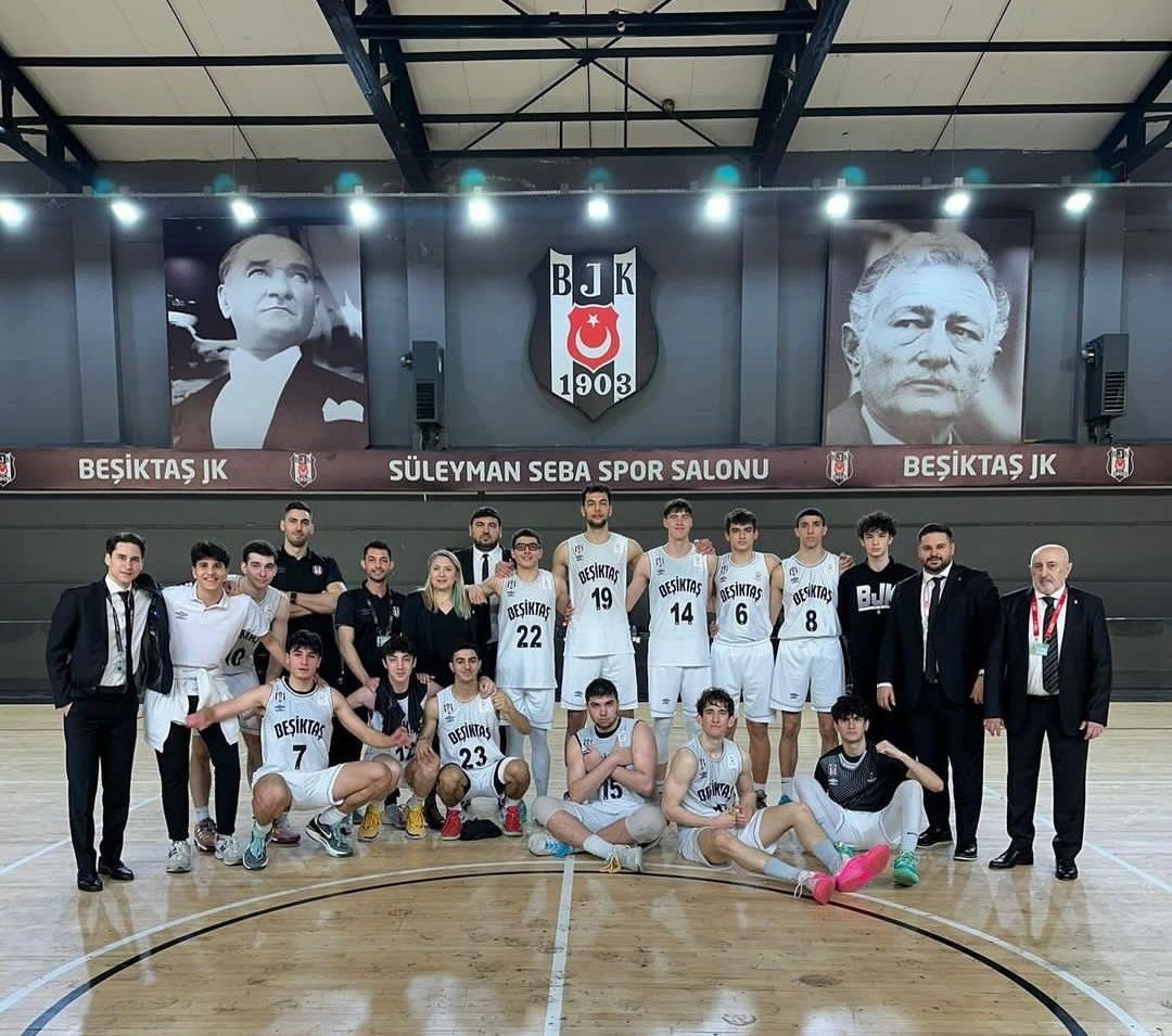 Basketbol Gençler Ligi'nde finalin adı belli oldu! Anadolu Efes - Beşiktaş