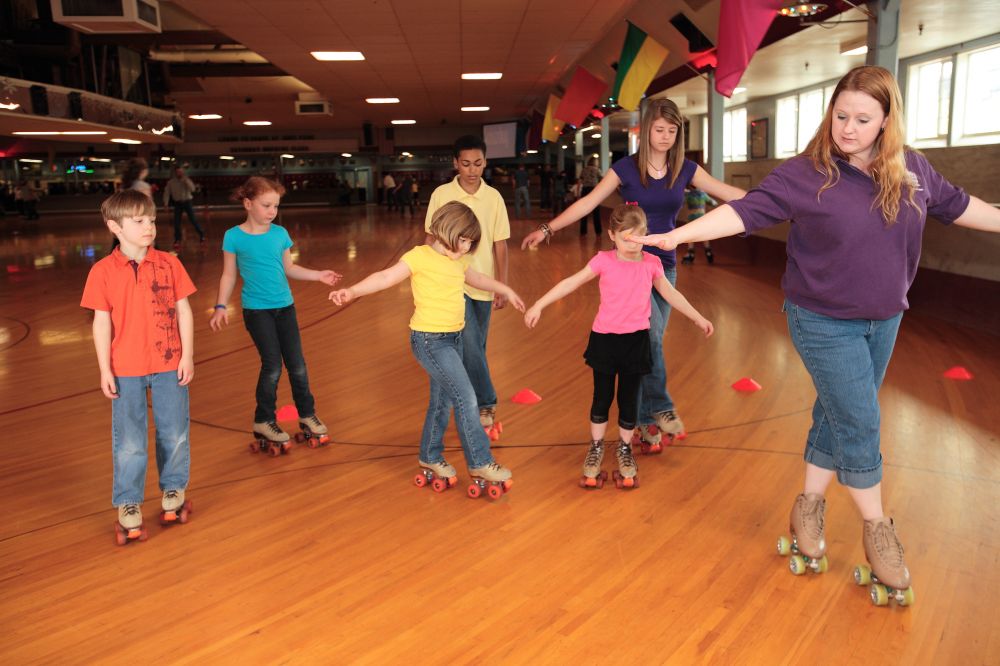 Gloria Ruby Ramirez explains why you should take your kids to the Oaks Park skating rink. How often have you been there? #oakspark #skating #skate #portlandskate #skatingrink #oregonkid oregonkid.com/2024/05/why-yo…