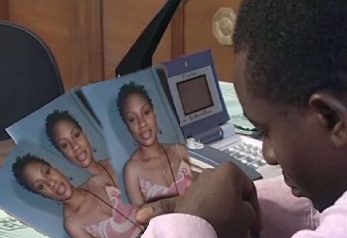 _nocontextjoe's tweet image. Me with my favorite picture of her