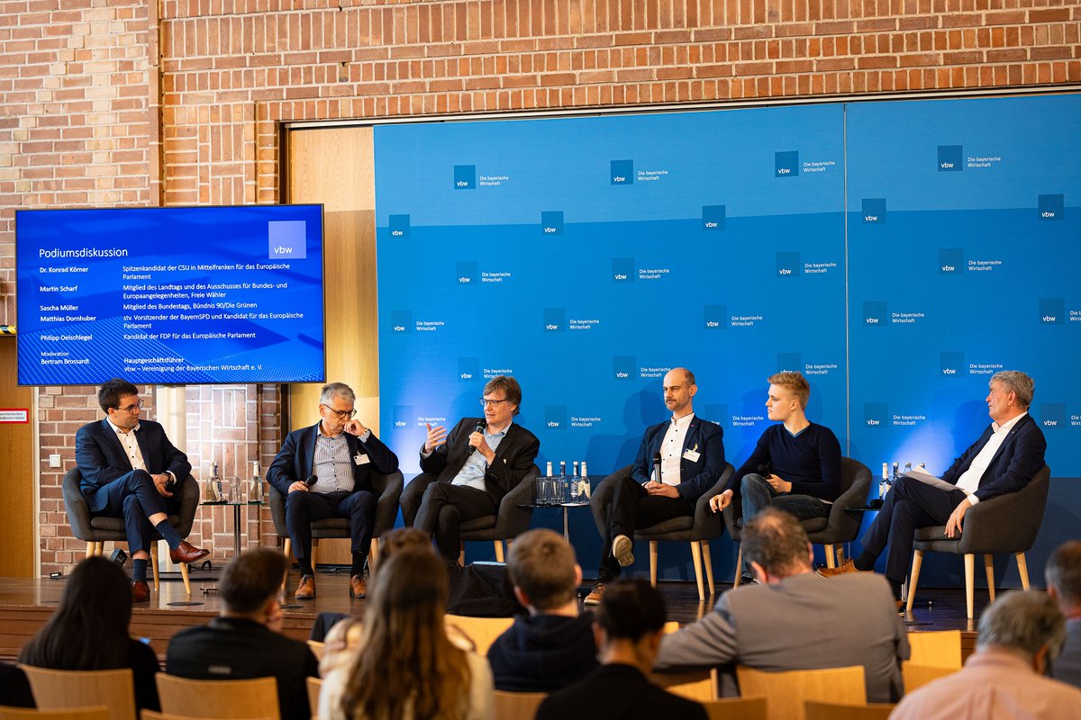 Europa wählen in Mittelfranken 🇪🇺🗳️ Wir sprachen mit Vertretern verschiedener politischer Parteien über ihre Positionen zu europapolitischen Themen wie Arbeit und Soziales oder Energie und Klima. fcld.ly/europawahl_mit… <a href="/konradkoerner/">Konrad Körner</a> <a href="/SaschaMuller/">Sascha Müller</a> <a href="/MDornhuber/">Matthias Dornhuber</a> <a href="/PhilippOelsch/">Philipp Oelschlegel</a>