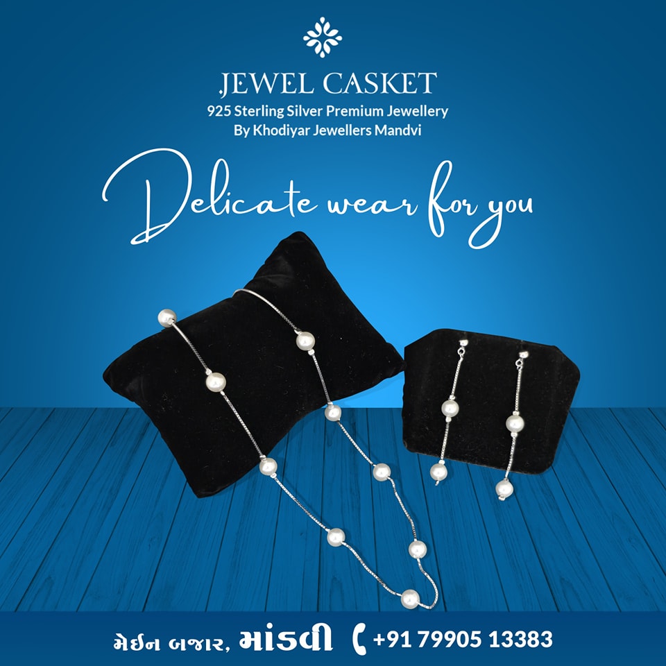 Crafted with passion, adorned with elegance. Discover the allure of sterling silver.
.
.
#jewelcasket #jewelcasketjewelry #silverpremiumjewellery
#sterlingsilver #sterlingsilversilver #925sterlingsilver #mandvi #suratjwellerydesign #trending #silverjewelry