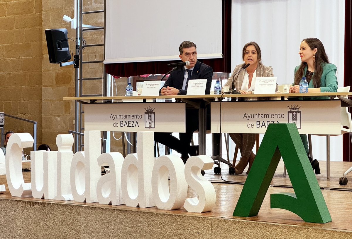 saludand's tweet photo. 👩⚕️👨⚕️@LinaGarcia_AND destaca el papel de la enfermera en la monitorización de las enfermedades crónicas.
🗣️La consejera de Salud participa en la III Jornada organizada por la Estrategia de Cuidados de Andalucía, #PiCuidaInnova
🔗 https://t.co/arMu6ZGIIn https://t.co/SzlT26XPwi