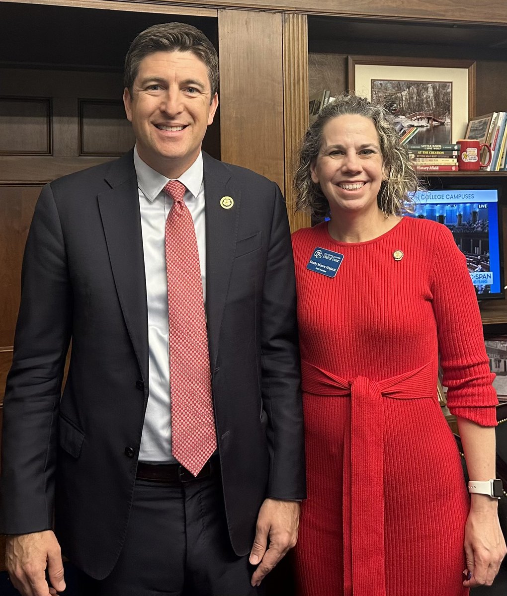 Kenosha’s Shelly Moore Krajacic was one of two Wisconsin teachers inducted into the National Teachers Hall of Fame. The program only recognizes five teachers nationally every year.   It was great to meet with Shelly ahead of her recognition!