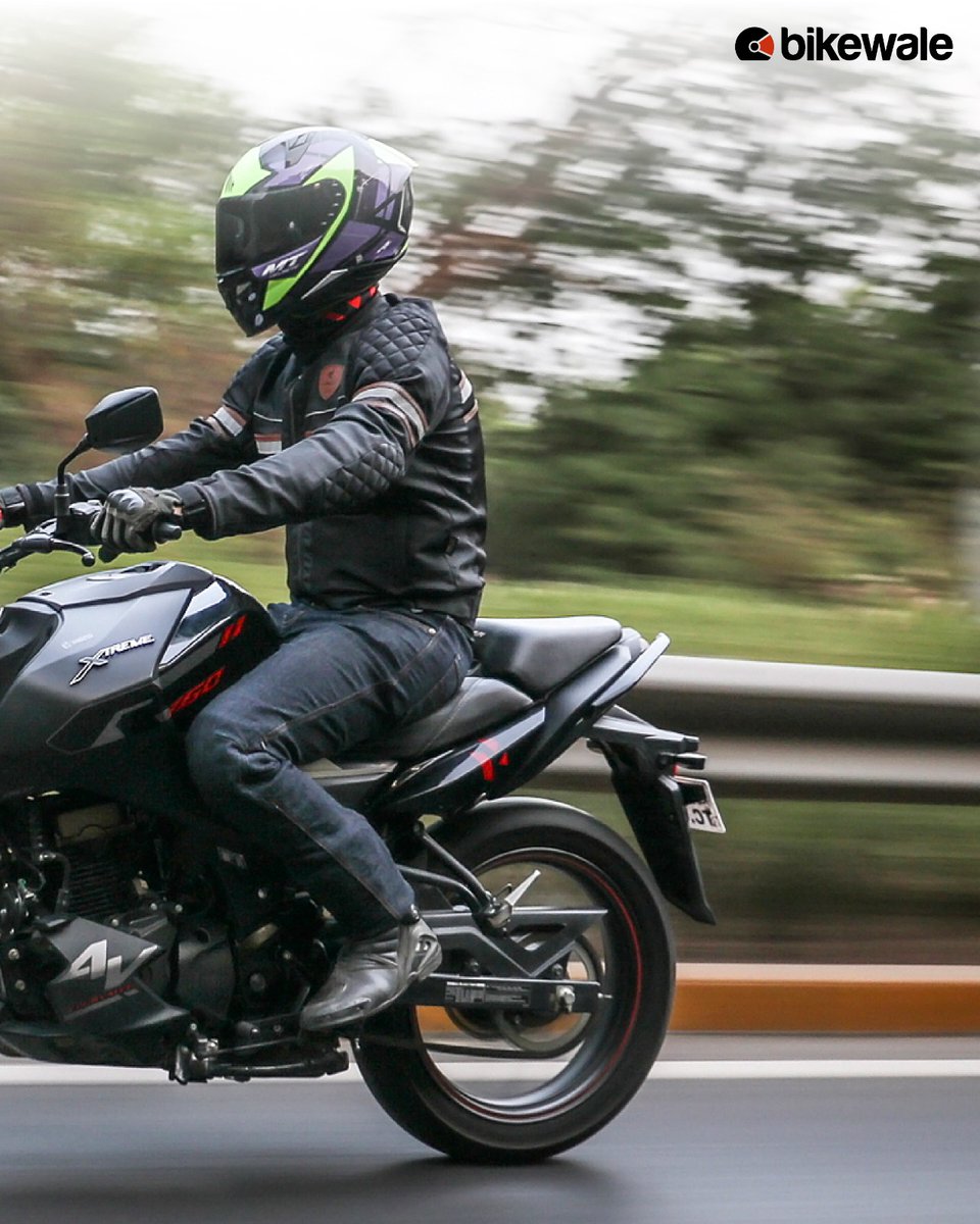 The #HeroXtreme160R4V boasts a 163.2cc engine that delivers 16.6bhp and 14.6Nm. It offers a stable and precise handling experience. Let's check out some riding shots from our first drive review!
Read more: bit.ly/3JPzKor
What do you think?
#bwphotos #xtreme160r4v