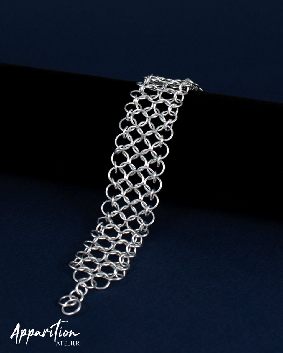 ⛓️ Shuyet Chainmaille Bracelet
⁣⁣
R 350
⁣⁣
Find it here: apparition.co.za/shuyet-chainma…

#apparitionatelier #handcrafted #jewellery #chainmail #chainmaille #chainmaillejewellery #scalemail #scalemaille #scalemaillejewellery