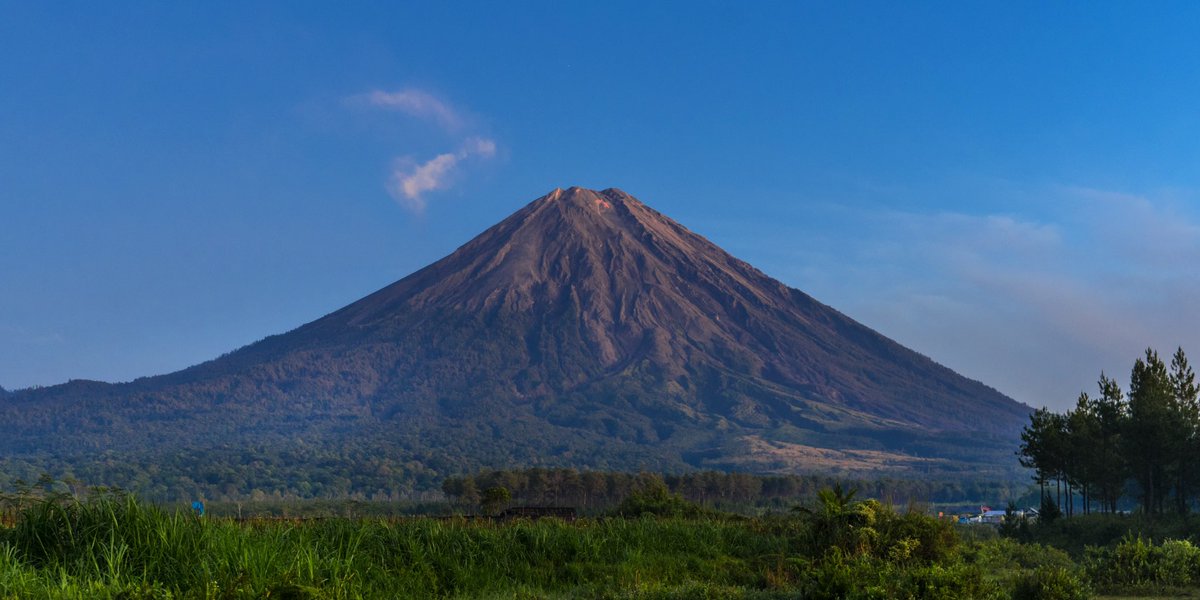 [ THREAD ] : L’ascension du Volcan Semeru, présent sur l’île de Java en Indonésie. Un volcan d’une hauteur de plus de 3600m