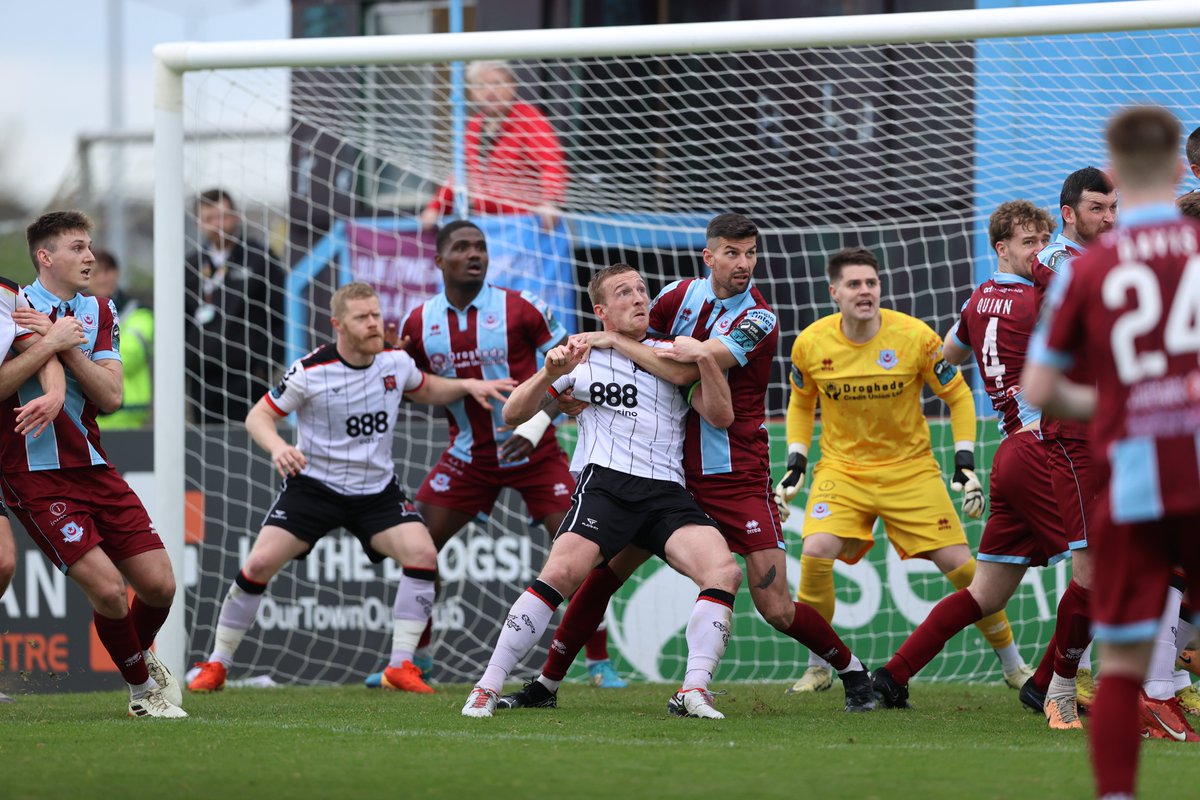 65' | Dundalk have been rocked by that opening goal but are battling for a way back into the game. 🔄 Paul Doyle has been replaced by Koen Oostenbrink. Drogheda 1-0 Dundalk