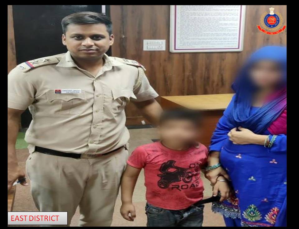 Bringing smiles home! With heartfelt dedication, Staff of PS Gazipur, East District successfully reunites a missing 5-year-old boy with his mother under 'OPERATION MILAP'. @DelhiPolice #DelhiPoliceUpdates @Ravindra_IPS