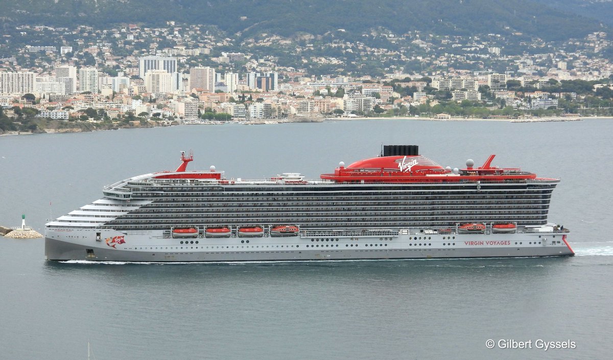 SCARLET  LADY  ( IMO 9804801 )  Flag : Bahamas  Build : 2020  coming into Toulon  May 06,2024.