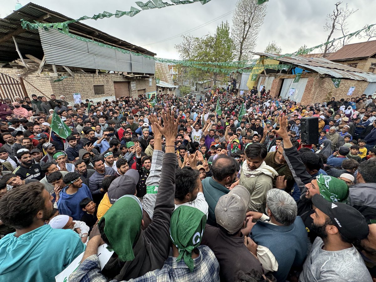 With each step, village to village, we reclaim not just physical space but the very essence of our existence—the right to be heard. #YaadThavKalamDawat #InshaAllahMehboobaMufti