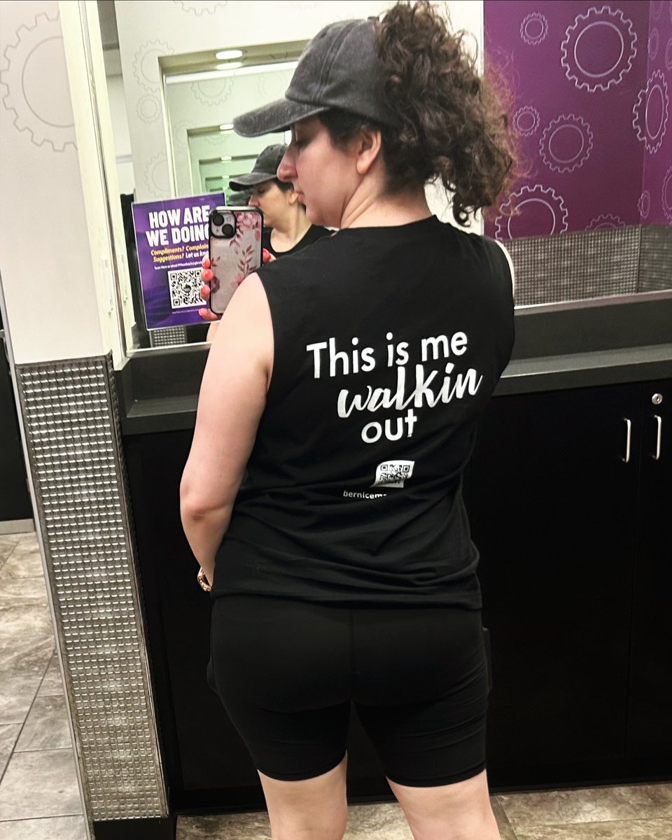 Have to promote EVERYWHERE. 😄 By the way, this shirt and a couple other new items are available on my merch page 😉 bernicemarsala.com/store #newmusic #newmerch #planetfitnessworkout #legday #thisismewalkinout
