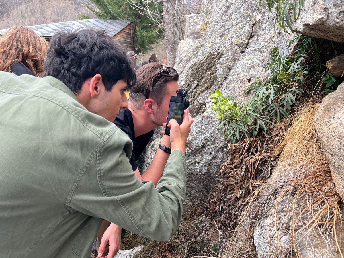 🍃 MDEF students on a research trip in the region of Cerdanya. 🤩 With the guidance of a local host and the collaborative efforts of MDEF faculty, students took part in a workshop and a series of activities with locals. 👉 Read about their exploration: fablabbcn.org/blog/make-thin…