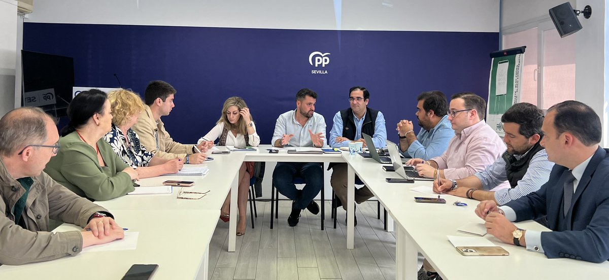 🗣️@jrgarciaroman :La defensa de los intereses de los sevillanos en #Europa está garantizada con los candidatos del @ppegrupo . Celebramos el Comité de Campaña con motivo de las elecciones al Parlamento Europeo. #SevillaTrabaja #AndalucíaTrabaja 🔗ppsevilla.com/jose-ricardo-g…