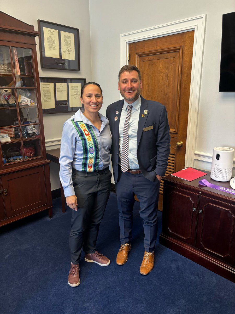 It’s Teacher Appreciation Week! I enjoyed my meetings with @kneanews and the Kansas Teacher of the Year, Taylor Bussinger from Prairie Trail Middle School in Olathe. We discussed my continued support for our education workforce.
