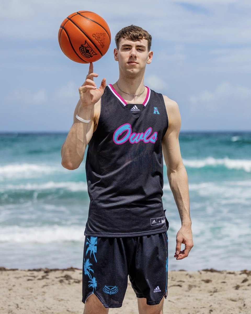 Maxi Langenfeld wechselt ans College 🏀🇺🇸 Unser Scharfschütze für @ratiopharmulm und die @orangeacademy schnürt in der nächsten Saison die Sneaker in der Sonne Floridas ☀️🦉 Mehr Infos findet ihr hier 👉bit.ly/3QziwiL #uuulmer #weareone