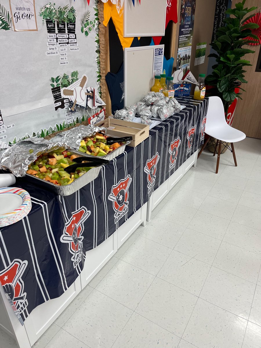 Our teachers are a home run! The administration welcomed the teachers today with an allstar breakfast! @BES_Cowboys teachers are the absolute best and deserve the world! #HappyTeacherAppreciationWeek2024 @BadosCeci @pkehoe06