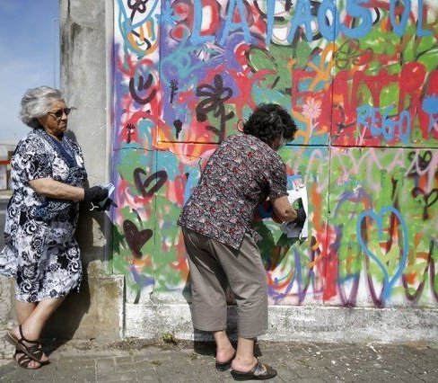 Affectionately known as the ‘graffiti grannies of Lisbon', Lata65 is a Portuguese org that runs workshops in street art for the over-65s-the oldest participant is 90-year-old Isaura Santos Costa #WomensArt