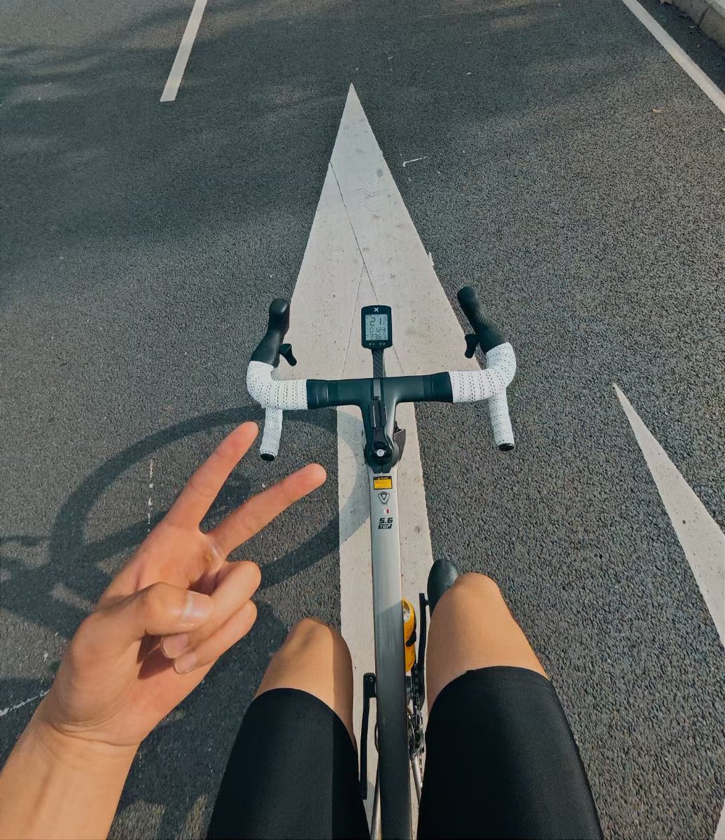 神造了男共女
同样已经编配後来
谁被婉拒 谁是一对
昏天暗地仍会发现你和我的远景