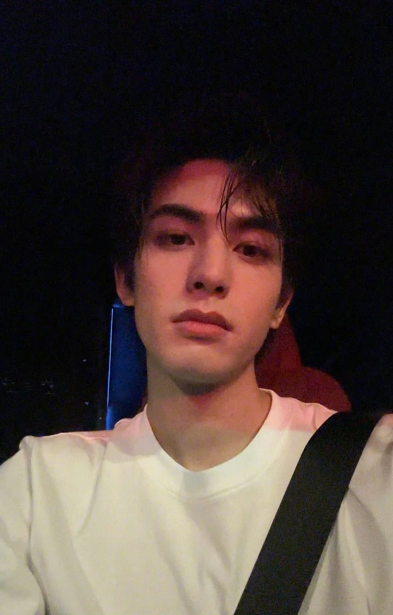 #SongWeilong shares new snaps