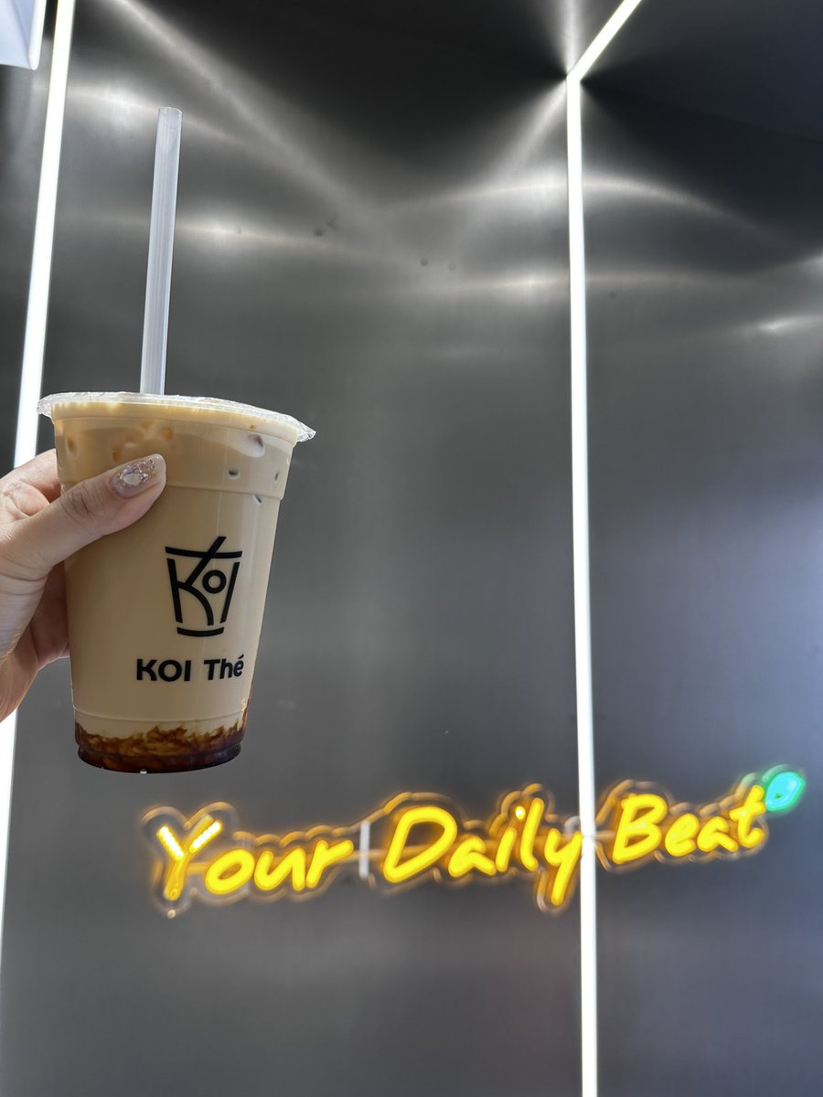 midny3's tweet photo. もうさダイエット頑張って5キロ減らしたし今日はチート！チート！チート！ https://t.co/KGJe44dCpj
