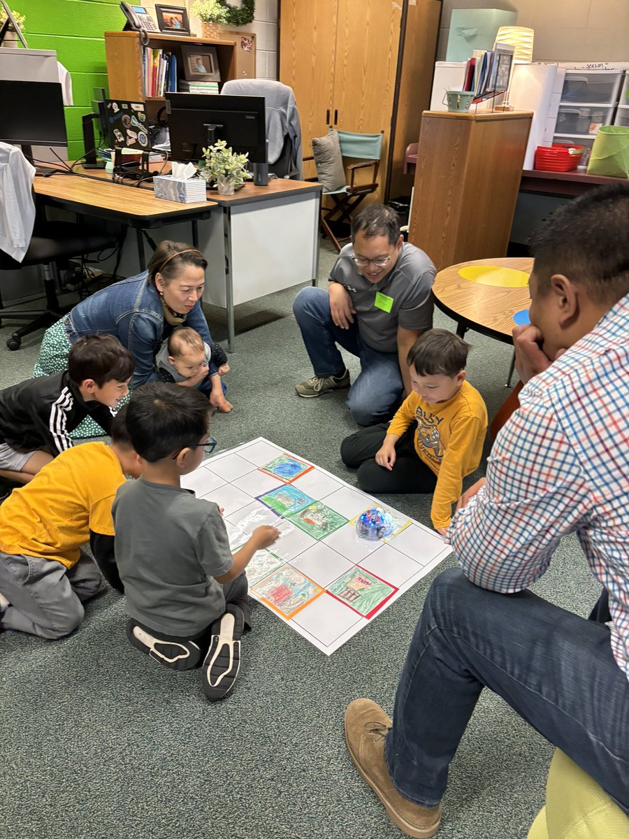 Kindergarten showcase @LittleRiverLCPS. Thank you parents for coming to see these computer scientists in action. @csforlcps @BethFisherIFT