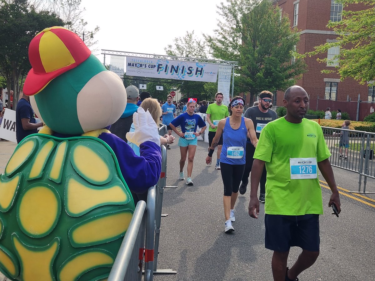 🌟 Shoutout to Wally Wise Guy and the other mascots for lending a helping hand at the Mayor's Cup event last weekend! It was such a fantastic time coming together for a wonderful cause! #CommunityOutreach