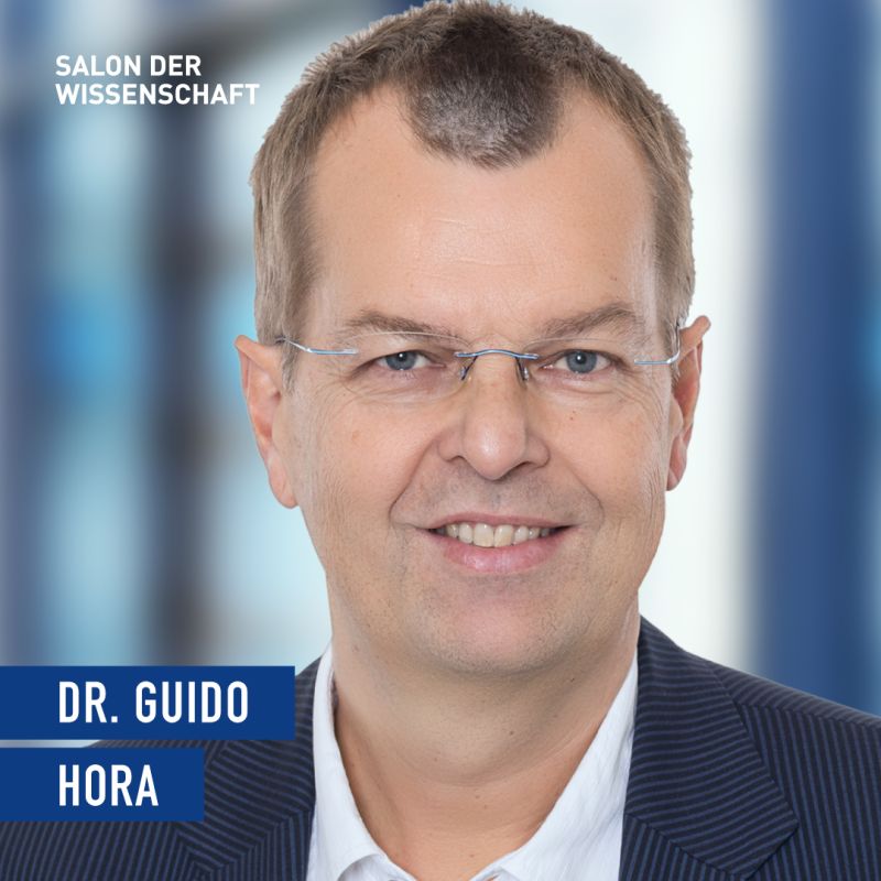 Beim Salon der Wissenschaft dabei: Dr. Hora vom Fraunhofer IST befasst sich mit dem Thema, wie die Einrichtung zum Helmstedter Braunkohlerevier passt. Dr. Robert vom Fraunhofer-Institut WKI fragt: Wie kann man Lacke und Klebstoffe aus nachwachsenden Rohstoffen herstellen?