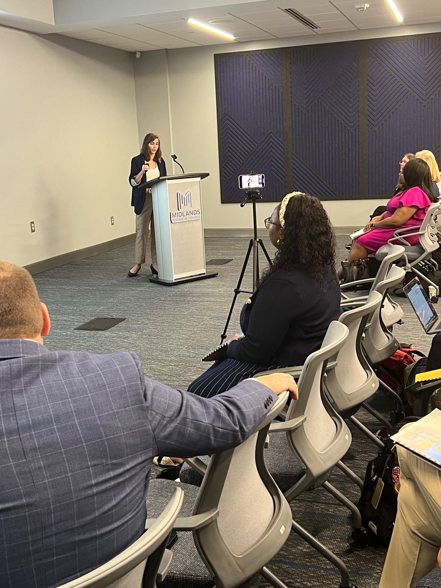 The CHE's Senior College Completion Program Manager, Dr Kristin Brooks and Transfer and Articulation Manager, Nia Simmons are attending the Direct Transfer Summit 2024 Opening Session at @MidlandsTech. Dr. Brooks is the Keynote Speaker, presenting a Transfer Excellence Update.