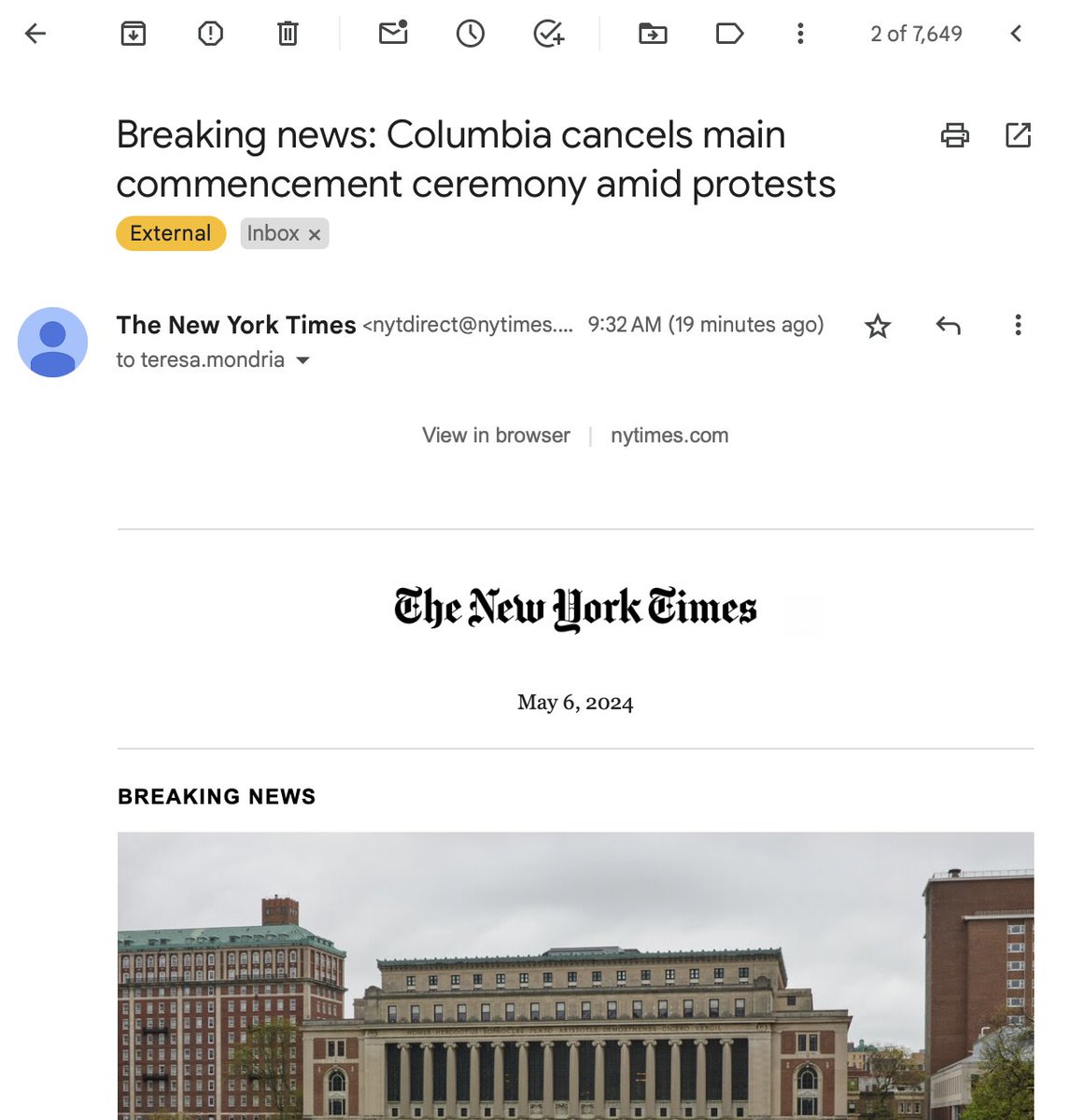 Es bastante chocante que nos enteremos de que cancelan la graduación en mi universidad por las protestas a través del @nytimes sin recibir ningún comunicado de Columbia