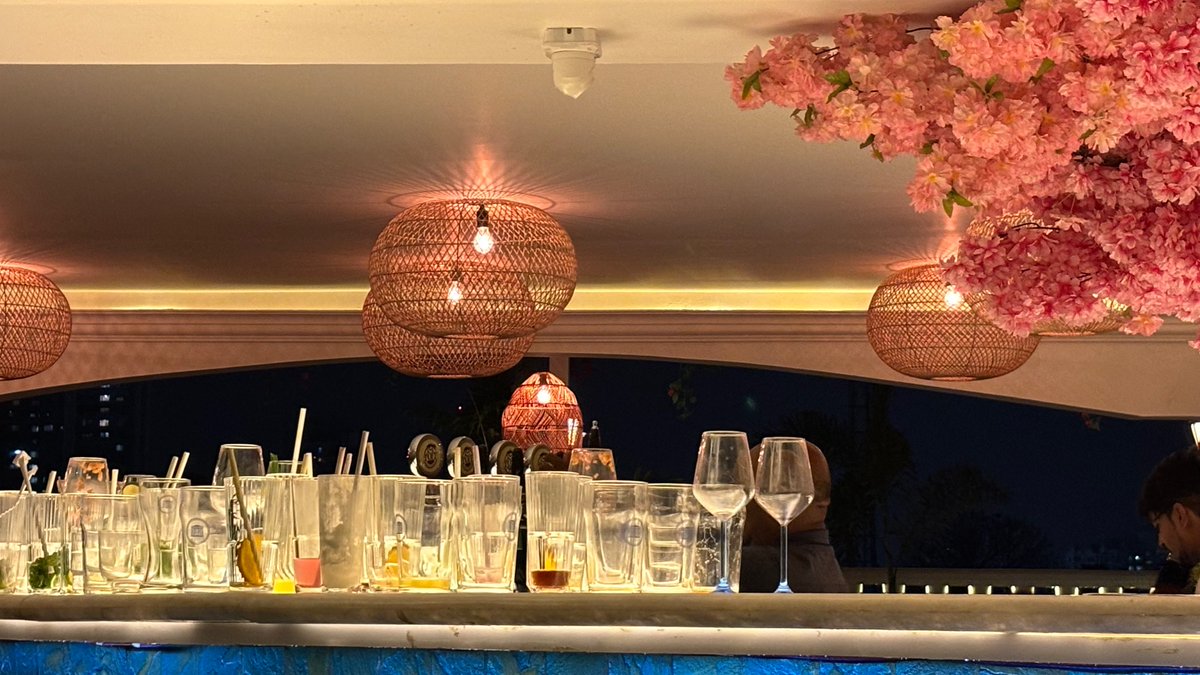 m8al's tweet photo. Lights, liquids and glass at mykos, bannerghatta road. https://t.co/T3gSnAdxeR