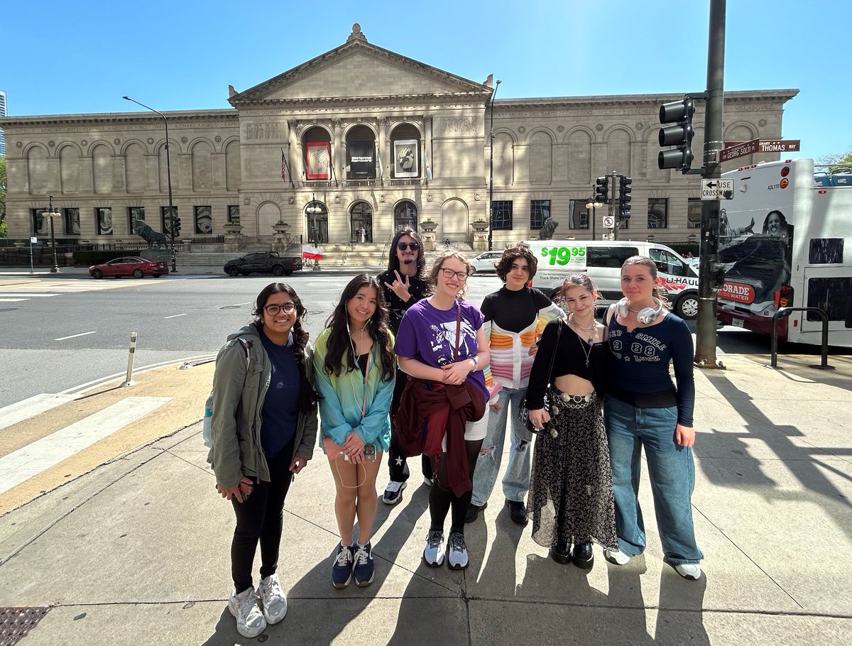 We had the best time on our Teen Art Group field trip to Chicago this weekend! We took a train from Normal and visited multiple exhibitions at the Chicago Cultural Center and the Art Institute of Chicago.

#universitygalleriesisu #isufinearts #illinoisstateuniversity @District_87