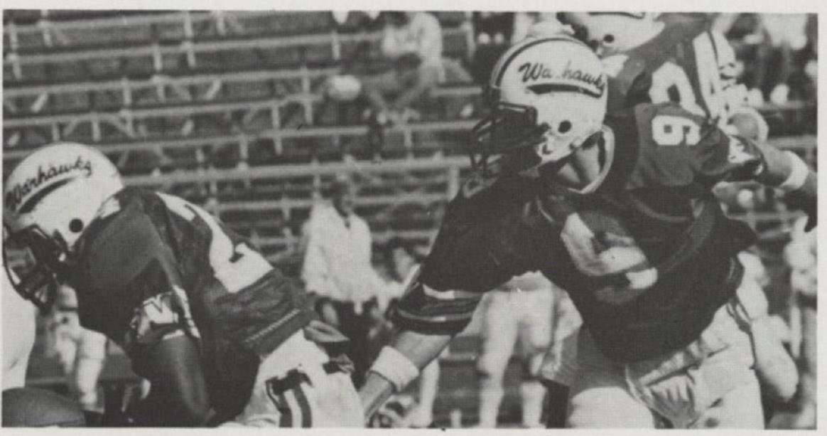Lance Leipold while playing for the University of Wisconsin–Whitewater.

Happy Birthday @CoachLeipold!

#RockChalk
