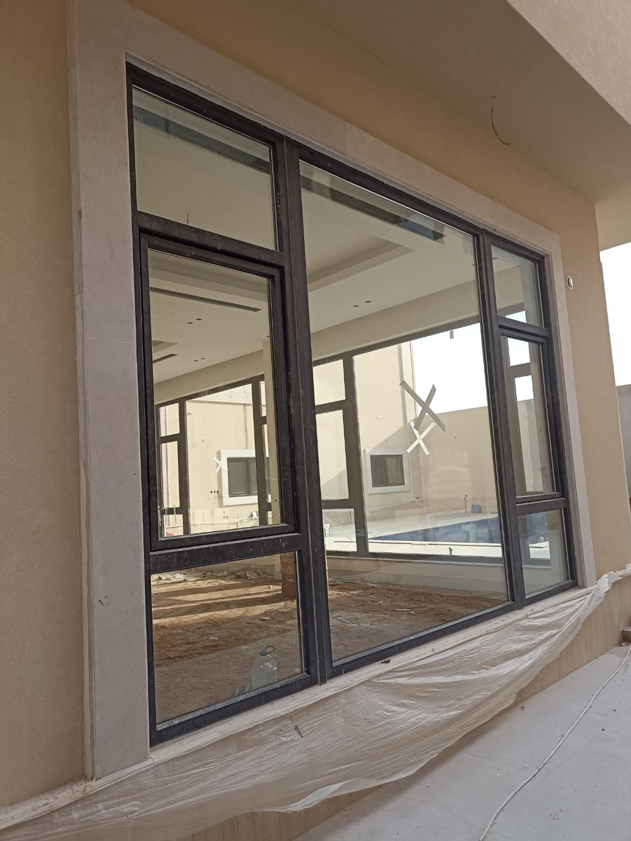 كيف تم اختراع نوافذ الـ UPVC؟
نوافذ الـ UPVC
 (بولي فينيل كلوريد غير ملدن) جاءت كتطور في استخدامات الـ PVC، وهو مركب بلاستيكي تم اكتشافه في أوائل القرن العشرين. تم تطوير الـ PVC لأول مرة بطريق الصدفة في العام 1872 عندما قام العالم الألماني يوليوس فون باير بتخليقه، ولكن لم يتم…