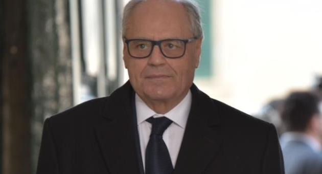 Malta's Central Bank Governor is reportedly facing criminal charges in connection to the worst fraud in Maltese history. It is a non-starter that Edward Scicluna should continue leading the Central Bank any longer. RESIGN. @Lagarde @ecb