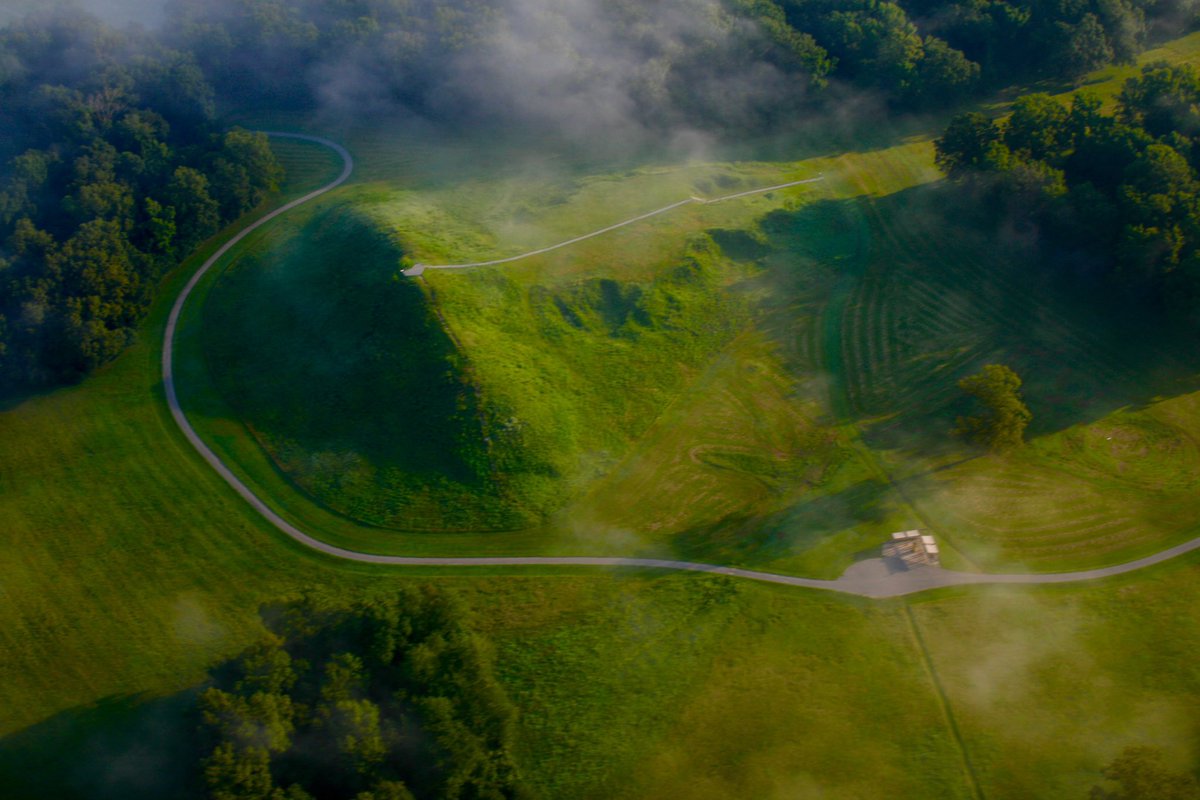 🏰American Indians Constructed Enormous, Bird-Shaped Architecture Across America From Louisiana’s Poverty Point To the Earthworks of Wisconsin⛰️ These Structures Served As Sacred Ceremonial Platforms & Burials of High Priests🦅 Birds Are Sacred To Us🦜🪶 #NGRLCST #BlackAmerican