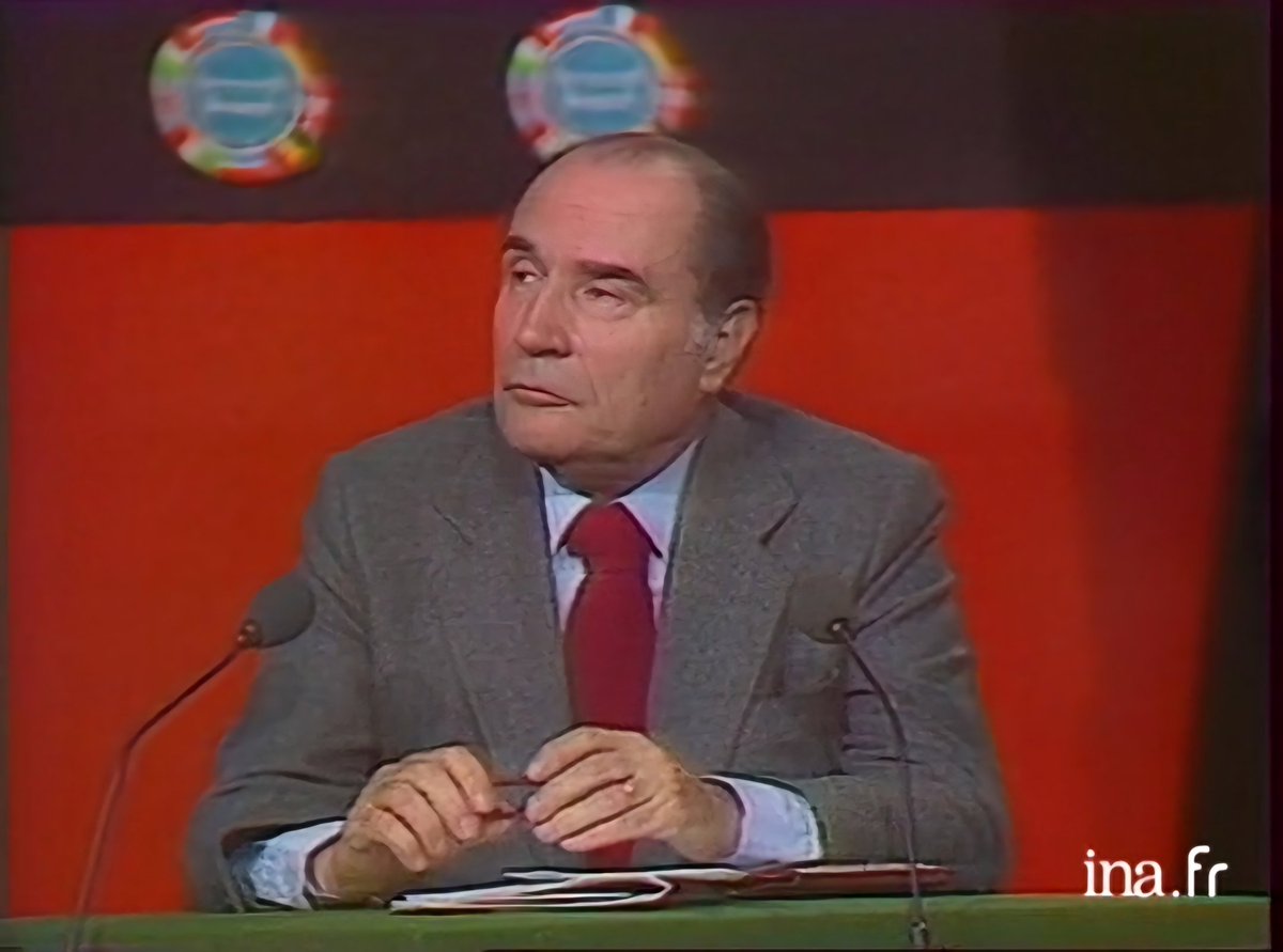 Retour sur le débat historique de 1979, où #SimoneVeil a brillamment affronté J. Chirac, F. Mitterrand et G. Marchais, avant de remporter une victoire décisive. Préservons son héritage et marchons sur ses traces pour une Europe unie. #AvecEllesLEurope🇪🇺 #SimoneDay #Européennes