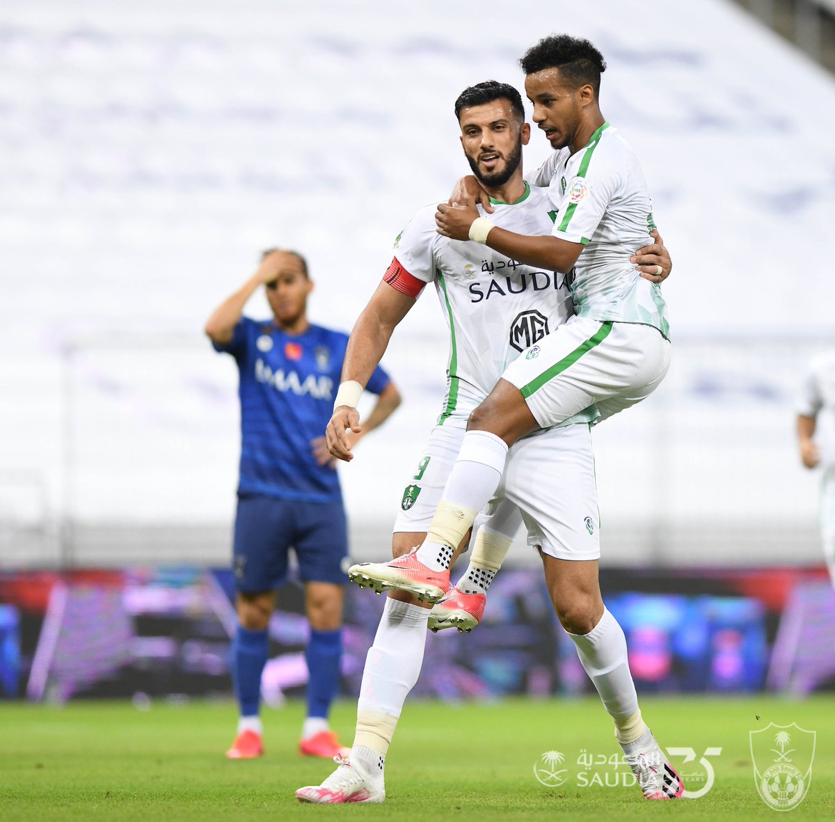 Tough fixture for the league leaders! Al Hilal haven't beaten Al Ahli in Jeddah in 5 years. [📷via: @ALAHLI_FCEN] #RoshnSaudiLeague | #yallaRSL | @SPL_EN
