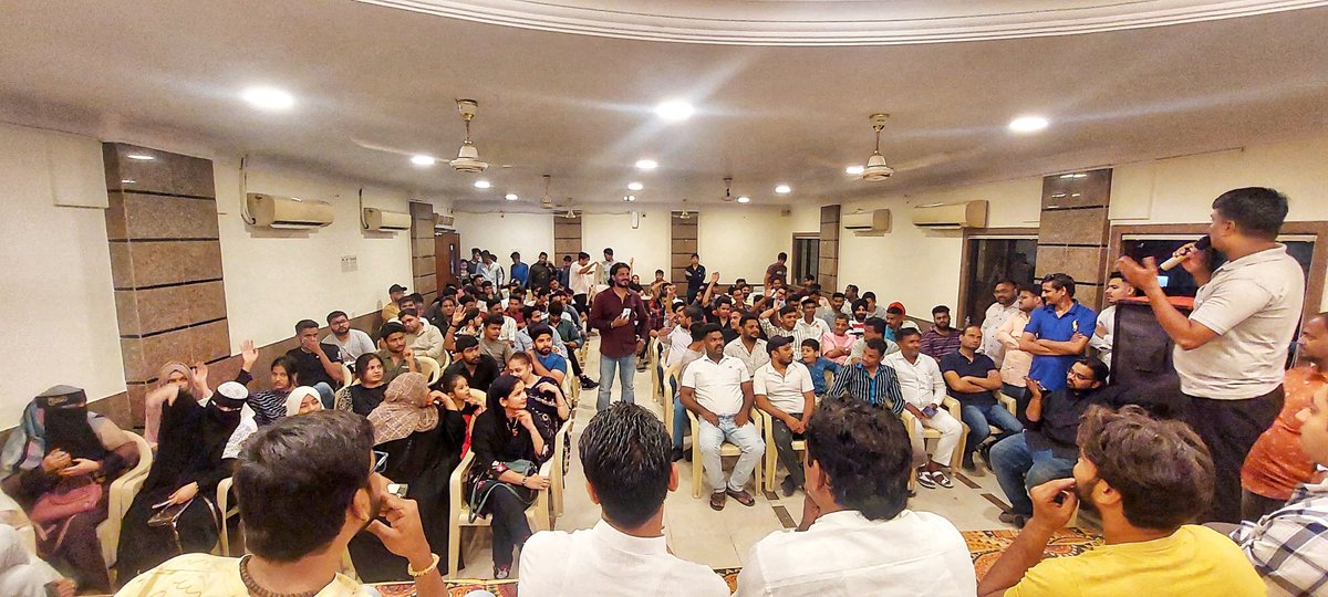KunalKatkar_'s tweet photo. लोकसभा निवडणूक २०२४च्या पार्श्वभूमीवर, २५ ठाणे लोकसभा मतदारसंघाच्या अनुषंगाने आमचे नेते, मार्गदर्शक मा.आमदार श्री.@MuzaffarHussain यांचा मार्गदर्शनाखाली तसेच जिल्हाध्यक्ष श्री.@PramodSamant यांच्या प्रमुख उपस्थितीत मिरा भाईंदर व ओवळा माजिवडा विधानसभा युवक काँग्रेसची (1/2) https://t.co/35E2LZW92D