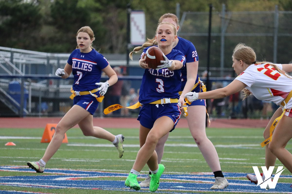 Great battle on the turf between South and East!